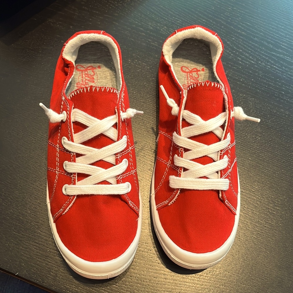 NWT Jellypop Dallas Red Canvas Shoes women’s Size 9